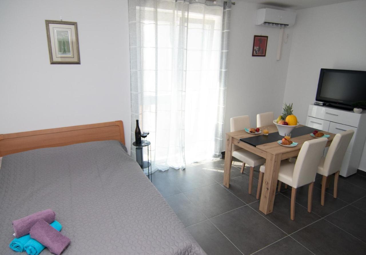 Valkane Beach Studio Apartment Πούλα Εξωτερικό φωτογραφία