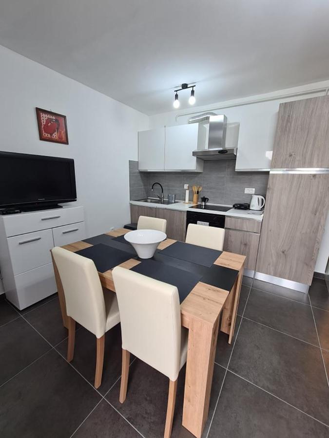 Valkane Beach Studio Apartment Πούλα Εξωτερικό φωτογραφία